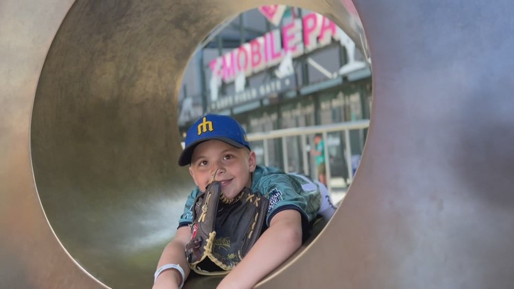 Make A Wish recipient runs the bases ahead of sold out All Star Game