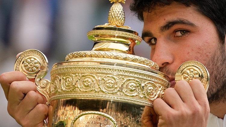 Wimbledon 2023 Carlos Alcaraz beats Novak Djokovic for mens title