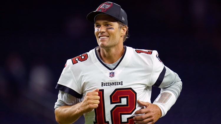 NFL great Tom Brady touches down in Birmingham meets some locals in a pub before match