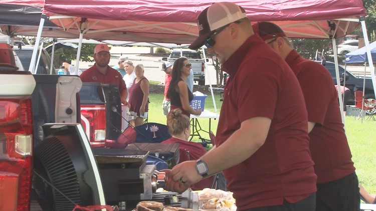 Large crowds turn out for South Carolinas first home game and tailgate