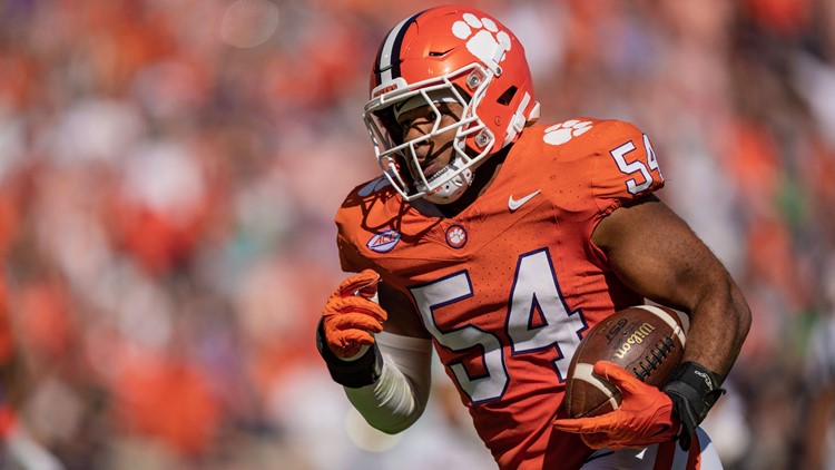 Clemson linebacker declares for the NFL Draft