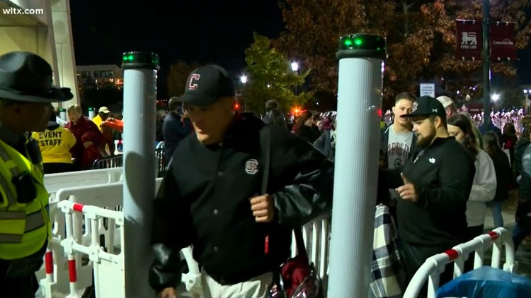 Thousands of fans in attendance to watch the South Carolina Clemson game