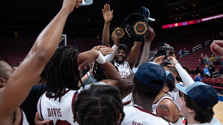 BJ Mack scores 27 Gamecocks stay undefeated and beat Grand Canyon 75 68