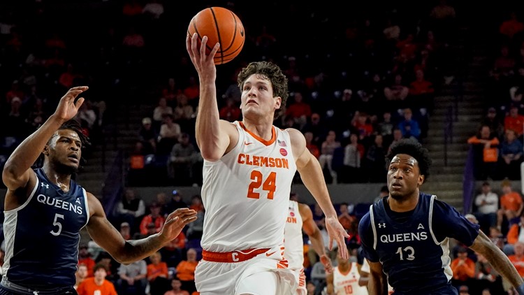 Hall scores 27 to lead No 18 Clemson to 109 79 rout of Queens