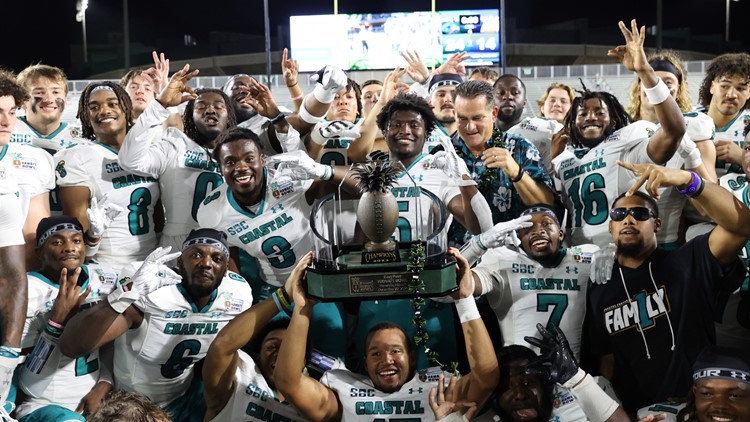 Ethan Vasko throws 3 TD passes Coastal Carolina beats San Jose State 24 14 in Hawaii Bowl