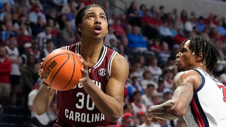 No 20 South Carolina tops Mississippi 72 59 to end 2 game skid