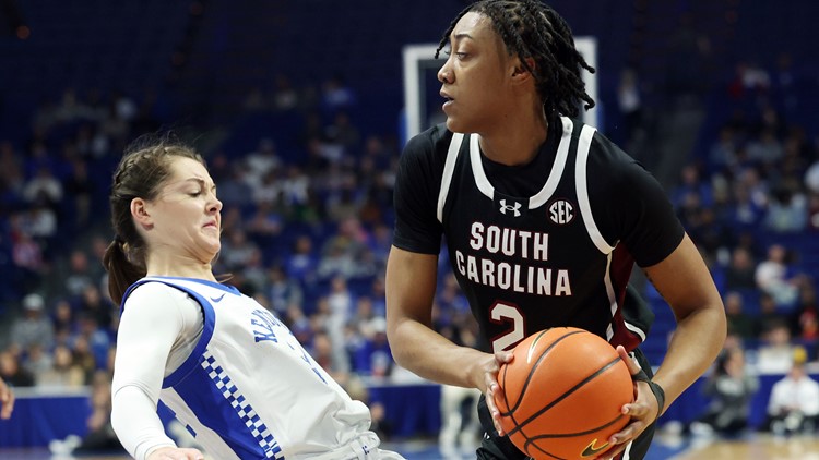 South Carolina remains No 1 while Texas rises to No 3 in womens AP Top 25