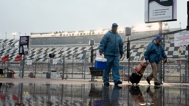 NASCAR moves Daytona 500 to Monday due to weather