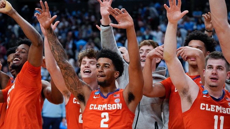 Clemson reaches the Elite Eight for the first time since 1980 beating Arizona 77 72