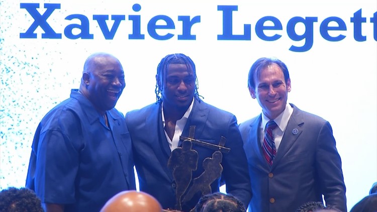 South Carolina Football Hall of Fame presents Legette with Blanchard Rogers Trophy inducts five new members