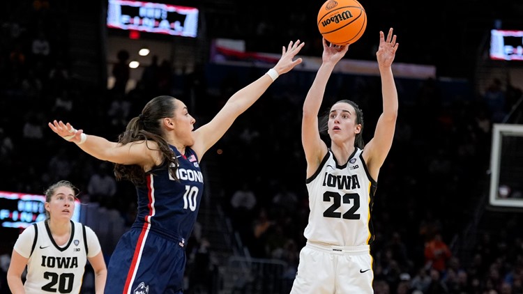 Caitlin Clark leads Iowa rally for 71 69 win over UConn in Womens Final Four South Carolina awaits