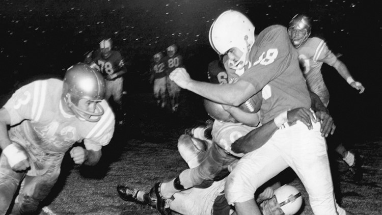 Roman Gabriel first Filipino American quarterback in NFL dies at 83