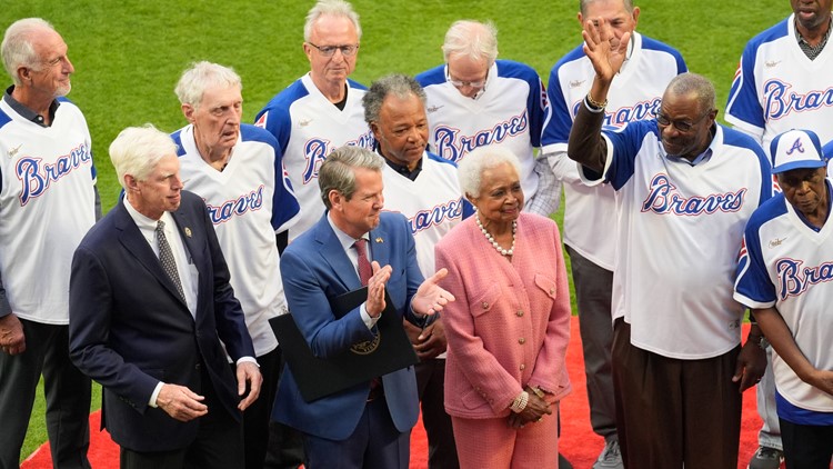 50 years after Hank Aarons 715th homer Hall of Fame announces statue Postal Service unveils stamp