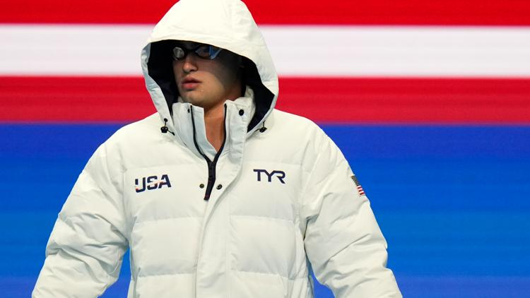 Why swimmers wear coats at the Paris Olympics