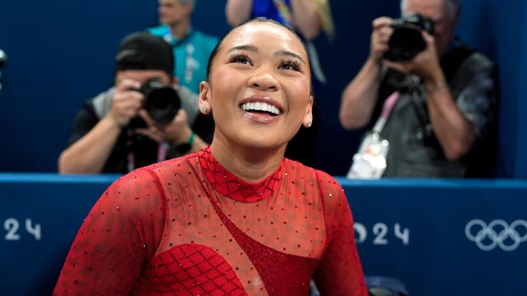 Suni Lees uneven bars performance earns her spot on Olympic podium again