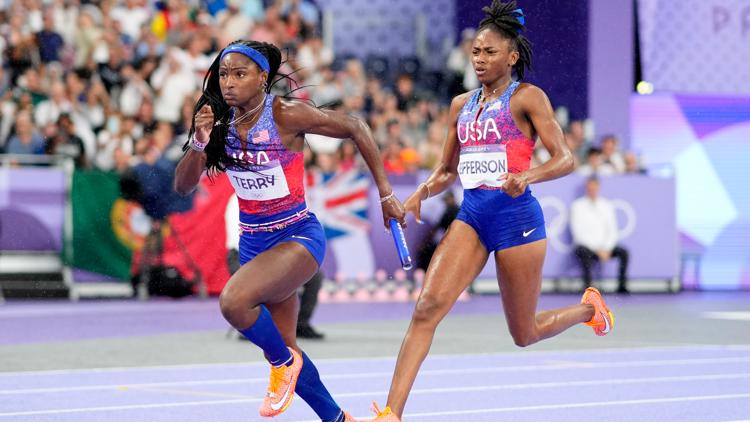 Heres how South Carolina native Melissa Jefferson did in the 4x100 relay