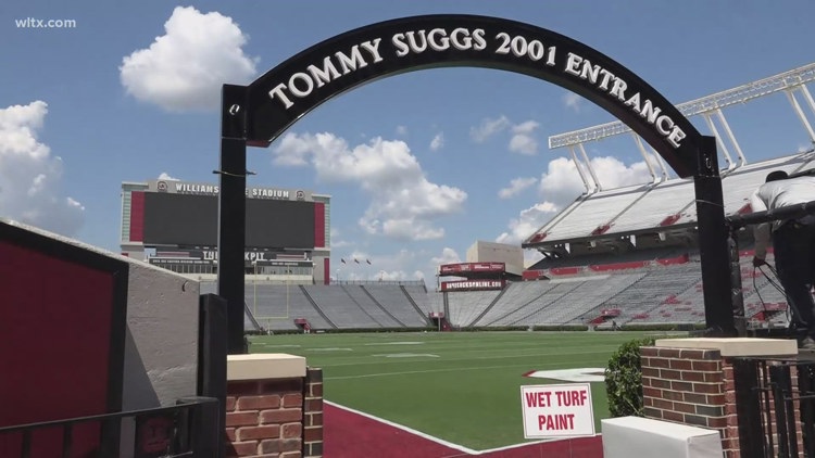 Gamecock football honors Tommy Suggs with new entrance