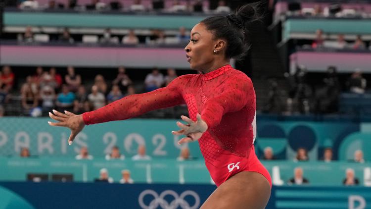 How did Simone Biles do in the womens vault final