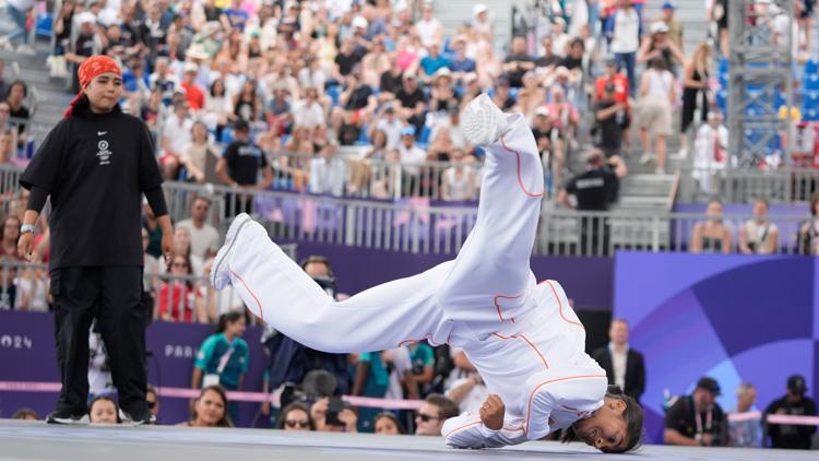 US b girls knocked out of medal contention in first ever Olympic breaking competition