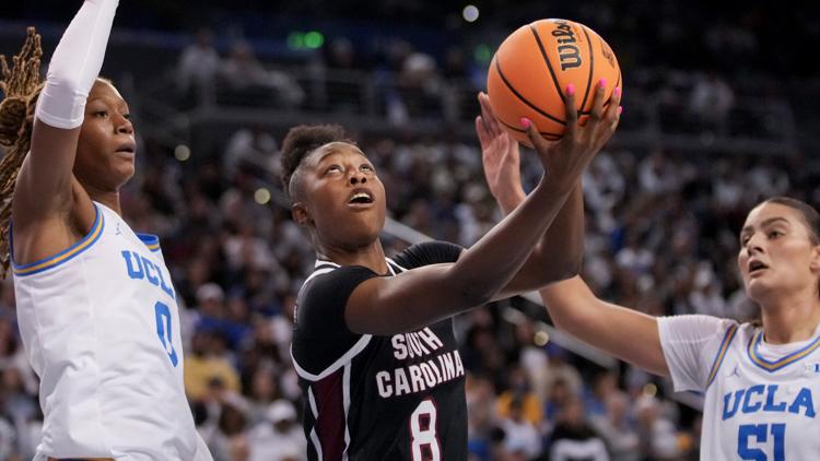 No. 1 South Carolina women lose at fifth-ranked UCLA 77-62, ending Gamecocks’ 43-game win streak