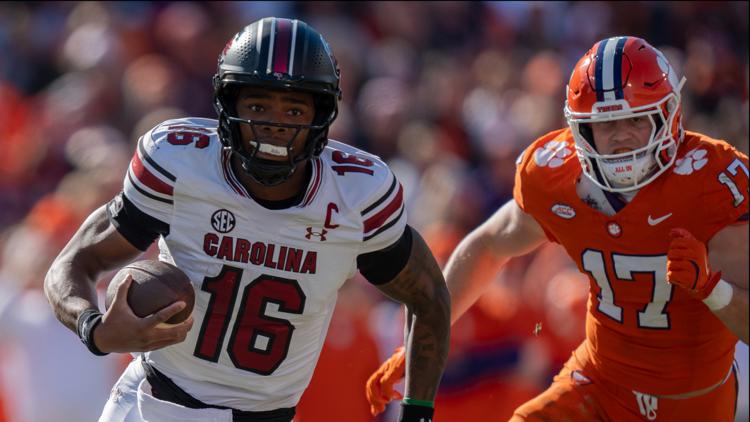 Gamecocks score in final minute to top Clemson 17 14 in Palmetto Bowl