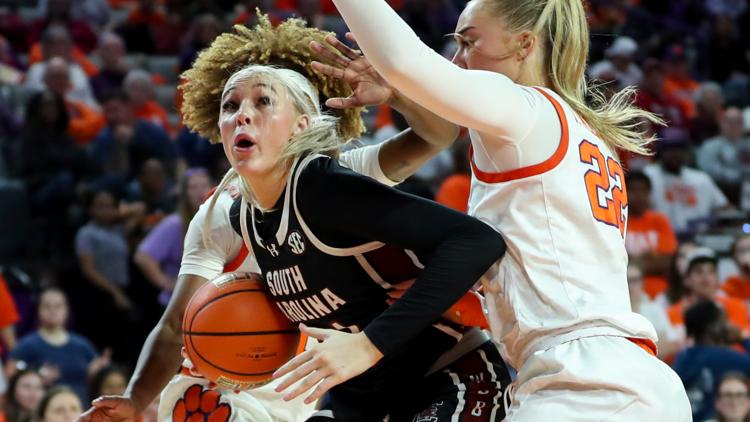 Paopao Watkins lead No 1 South Carolina to record 43rd straight win 77 45 over Clemson