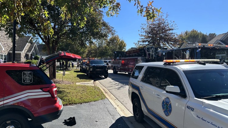 Crews responding to fire at Lexington condominium community