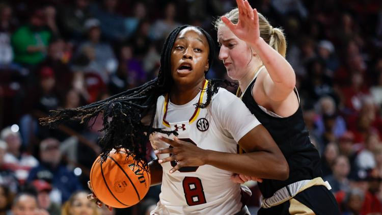 Edwards leads No 2 South Carolina to 65th straight home win 93 47 over Wofford on Sunday