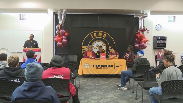 Two Midlands quarterbacks who played for their dads sign with ACC schools