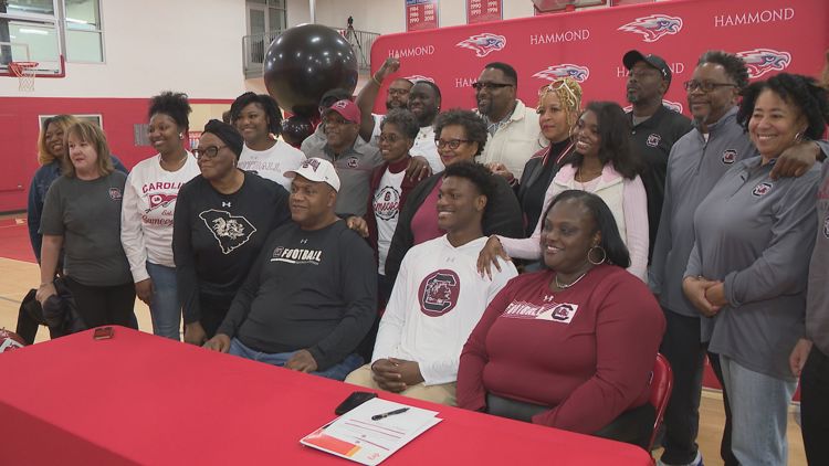 Hammond tight end flips from LSU to South Carolina