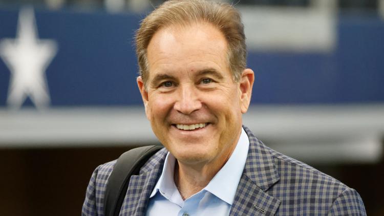 CBS Jim Nantz will reach a rare broadcasting milestone when he calls his 500th NFL game Sunday