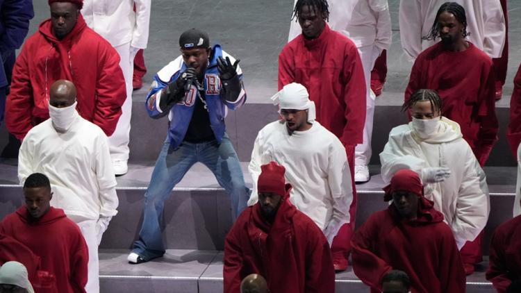 Kendrick Lamars Super Bowl halftime show had one unforgettable openingand an even bigger finish