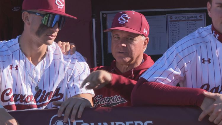 South Carolina wins on Opening Day Paul Mainieri is 1 0 as the Gamecocks head coach