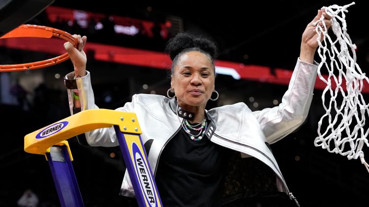 Columbia honors Dawn Staley with statue today celebrating leadership and legacy
