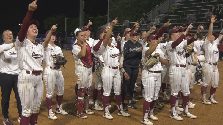 South Carolina softball defeats Alabama 6-2, advances to SEC Tournament quarterfinals