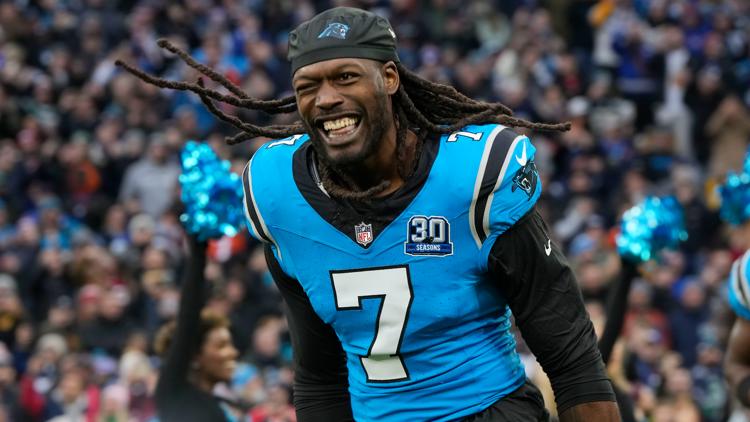 Panthers release veteran Jadeveon Clowney after selecting two edge rushers in the NFL draft