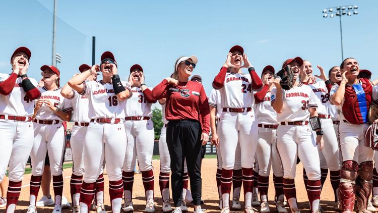 South Carolina tops UCLA 9-2 in Super Regional, putting them a win away from first College World Series