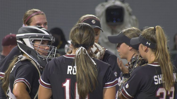 #12 South Carolina softball falls to top-ranked Texas A&M 12-4 in five innings at the SEC Tournament