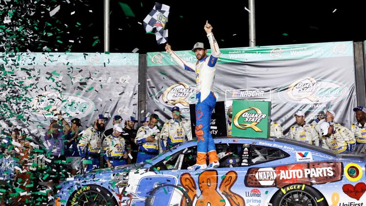 Chase Elliott survives a wild Saturday night to win the Quaker State 400 at EchoPark Speedway