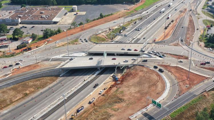 New diverging diamond opens at Broad River Road and I 20 in Columbia