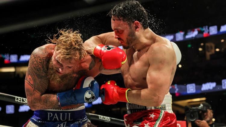 Mexican boxer Julio César Chávez Jr was arrested and will be deported federal officials say