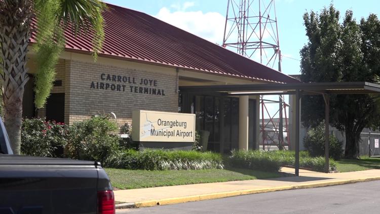 City council considers 30 new hangars to boost airport revenue