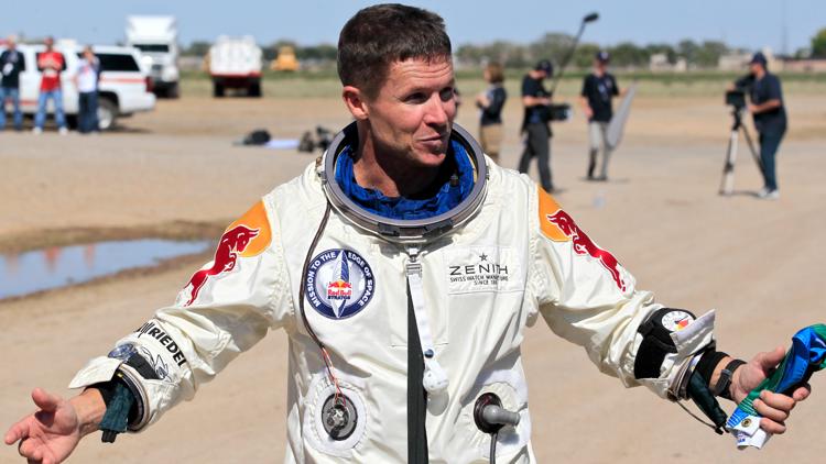 Felix Baumgartner dies in Italy after paragliding accident mayor says