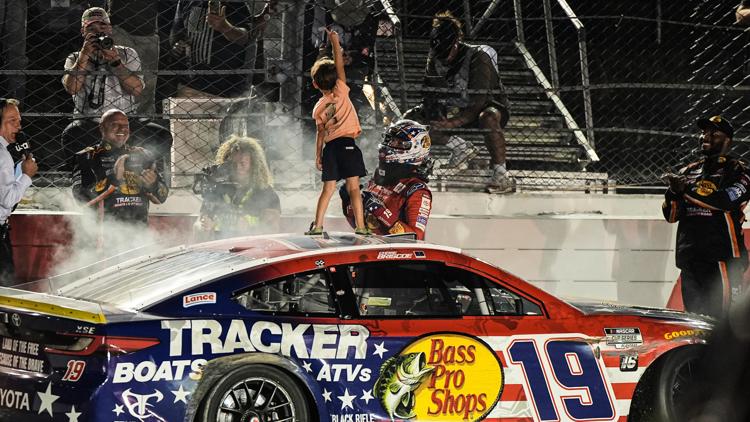 Briscoe wins 2nd straight Southern 500 to advance to 2nd round of NASCAR playoffs