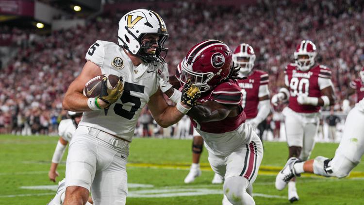 Vanderbilt upsets South Carolina to snap 16 losing streak vs Gamecocks