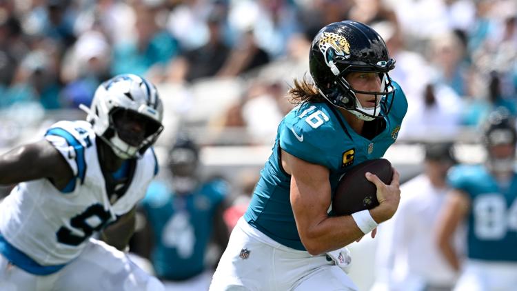 Lawrence and Etienne deliver as Jaguars open new regime with a 26 10 victory over the Panthers