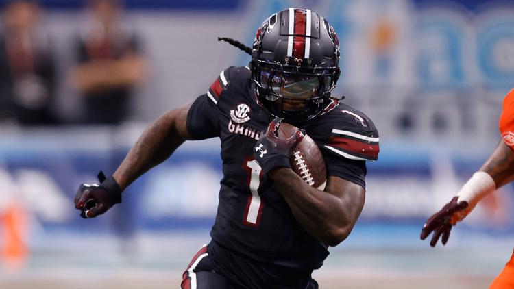 Gamecocks rise to highest level in AP football poll in over a decade