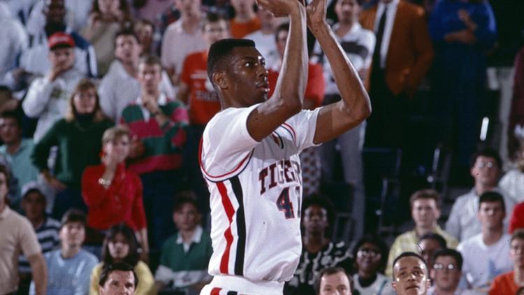 Former Clemson All American NBA Champion Elden Campbell dies