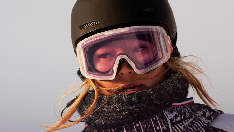 Champion snowboarder Chloe Kim confirms Olympic status after shoulder injury