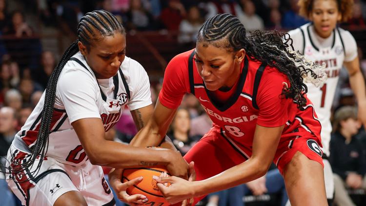 Latson returns to the court for Carolina who defeats Georgia 65-43